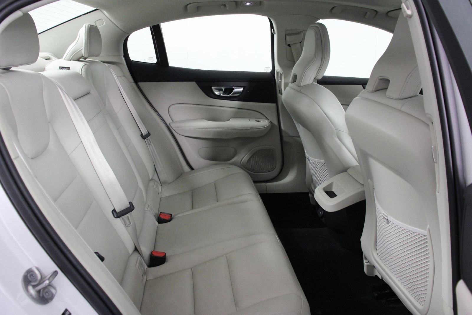 Certified 2025 Volvo S60 B5 Core image 30