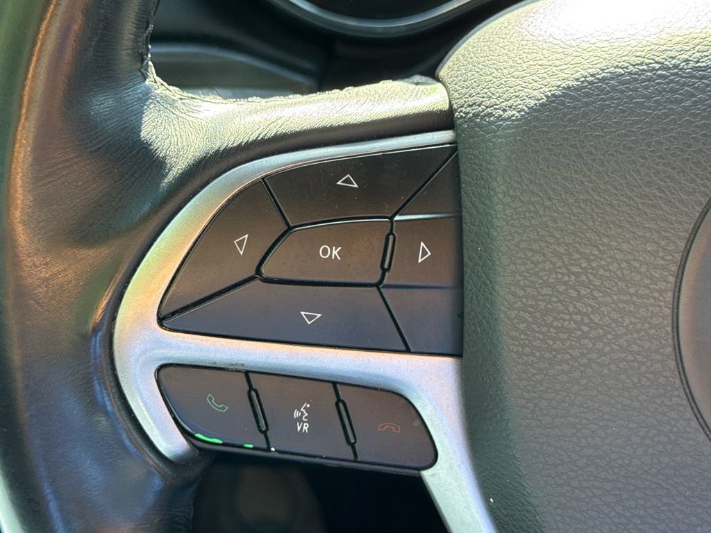 Used 2019 Jeep Grand Cherokee Laredo w/ Laredo X Package RWD image 28