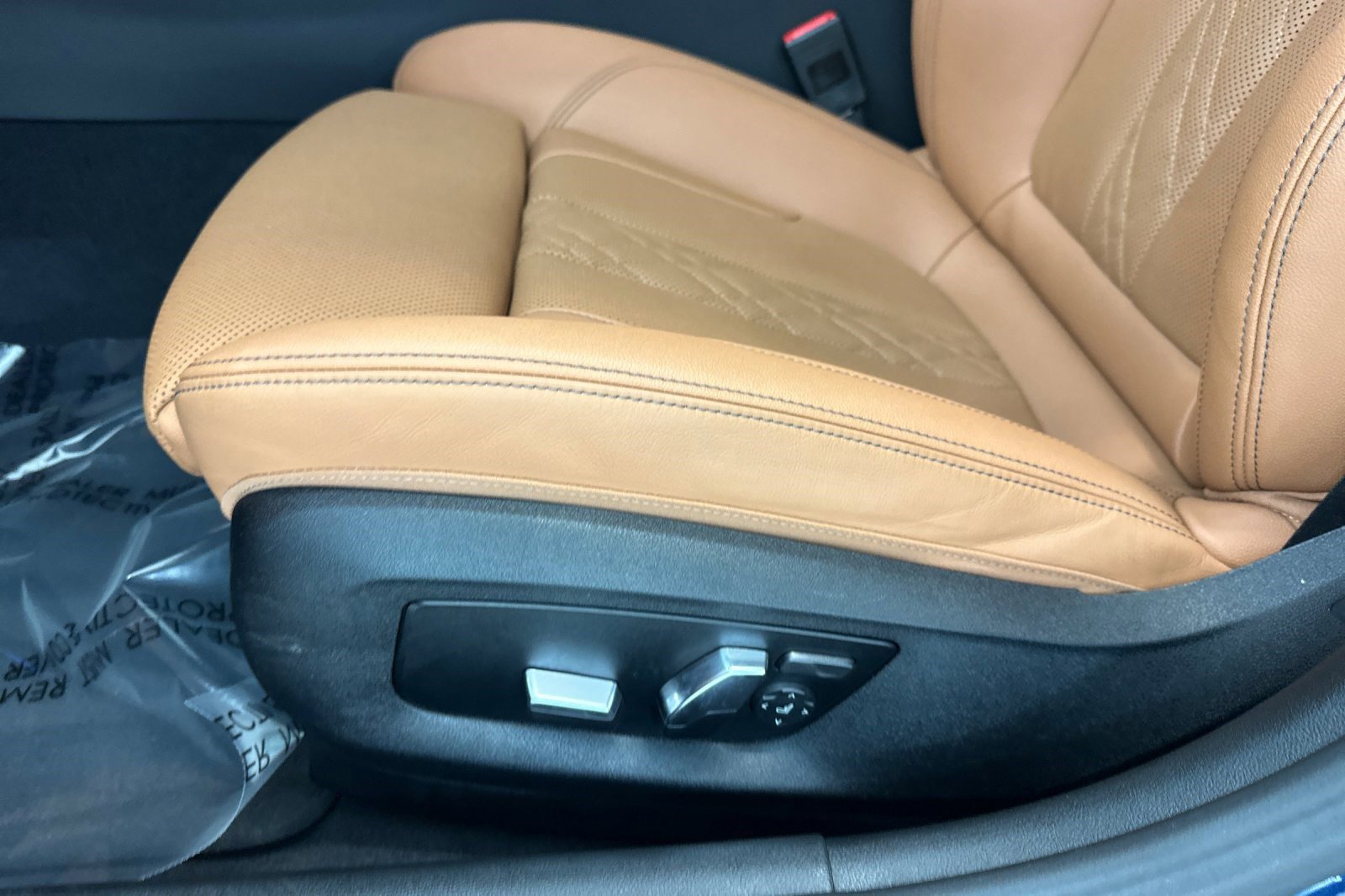 Certified 2023 BMW 530e w/ Convenience Package image 14