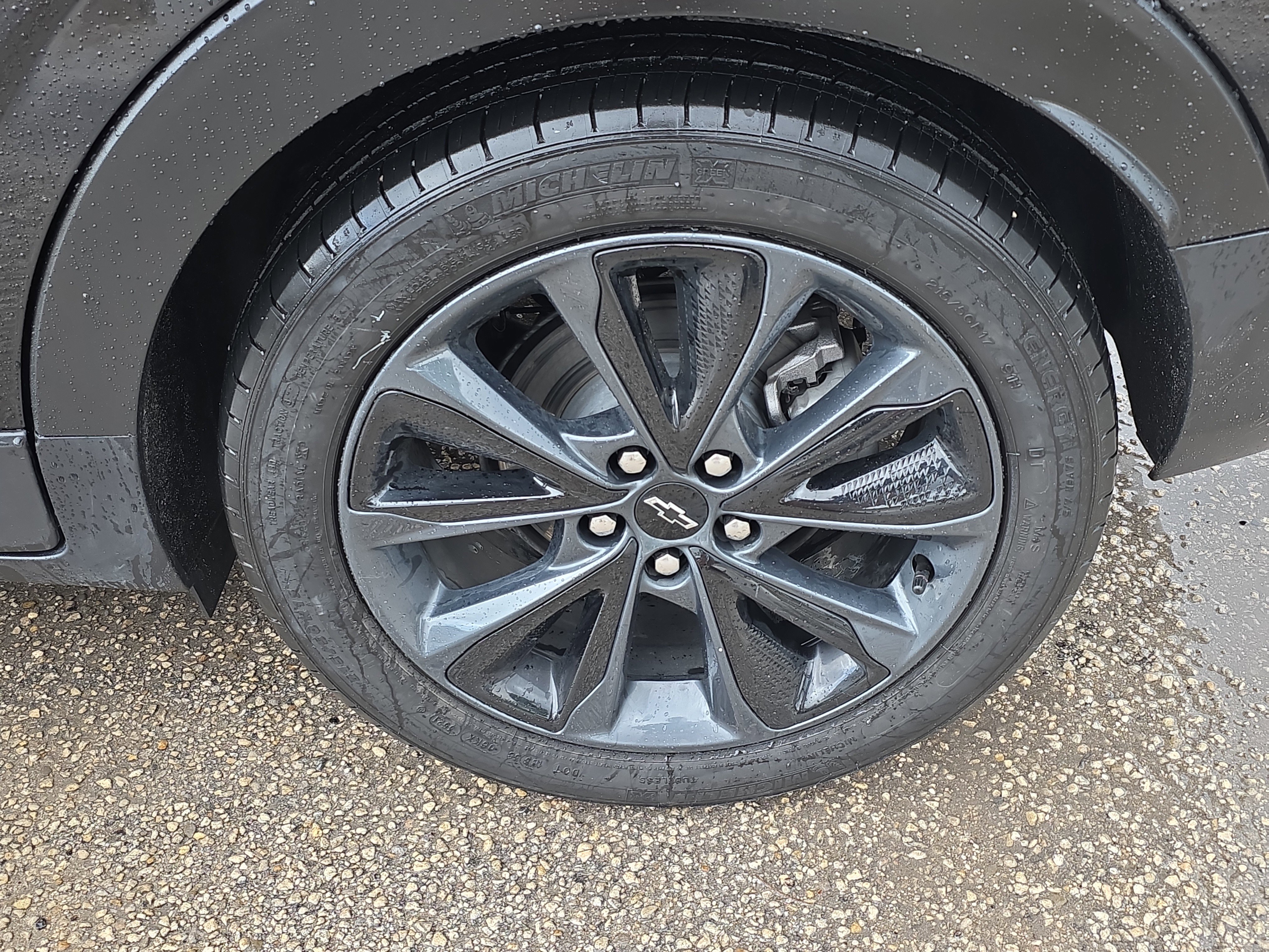 Used 2022 Chevrolet Bolt EUV Premier w/ Launch Edition FWD image 13