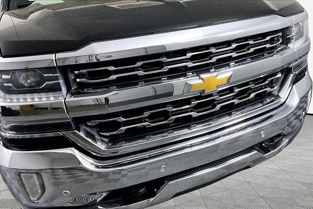 Used 2017 Chevrolet Silverado 1500 LTZ w/ Sport Package AWD/4WD image 31