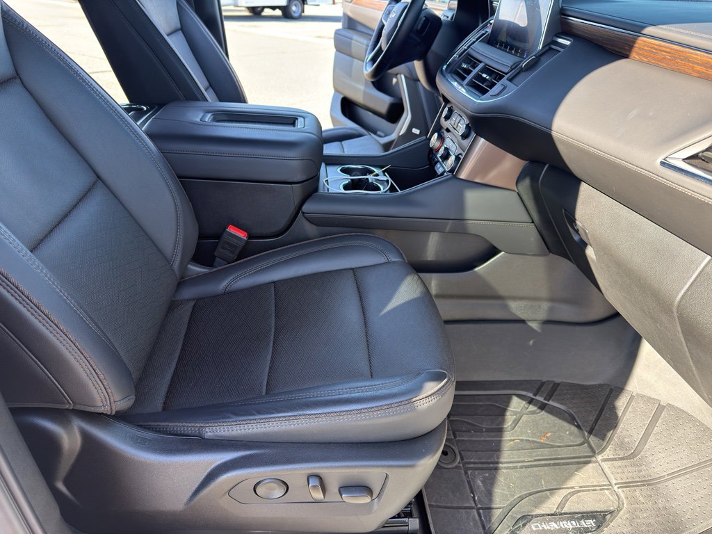 Used 2024 Chevrolet Tahoe High Country image 34