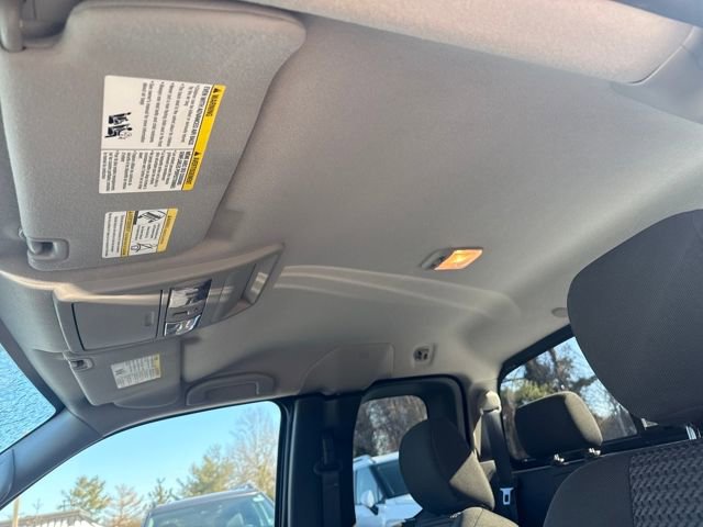 Used 2021 Nissan Frontier SV w/ SV Utility Package image 21