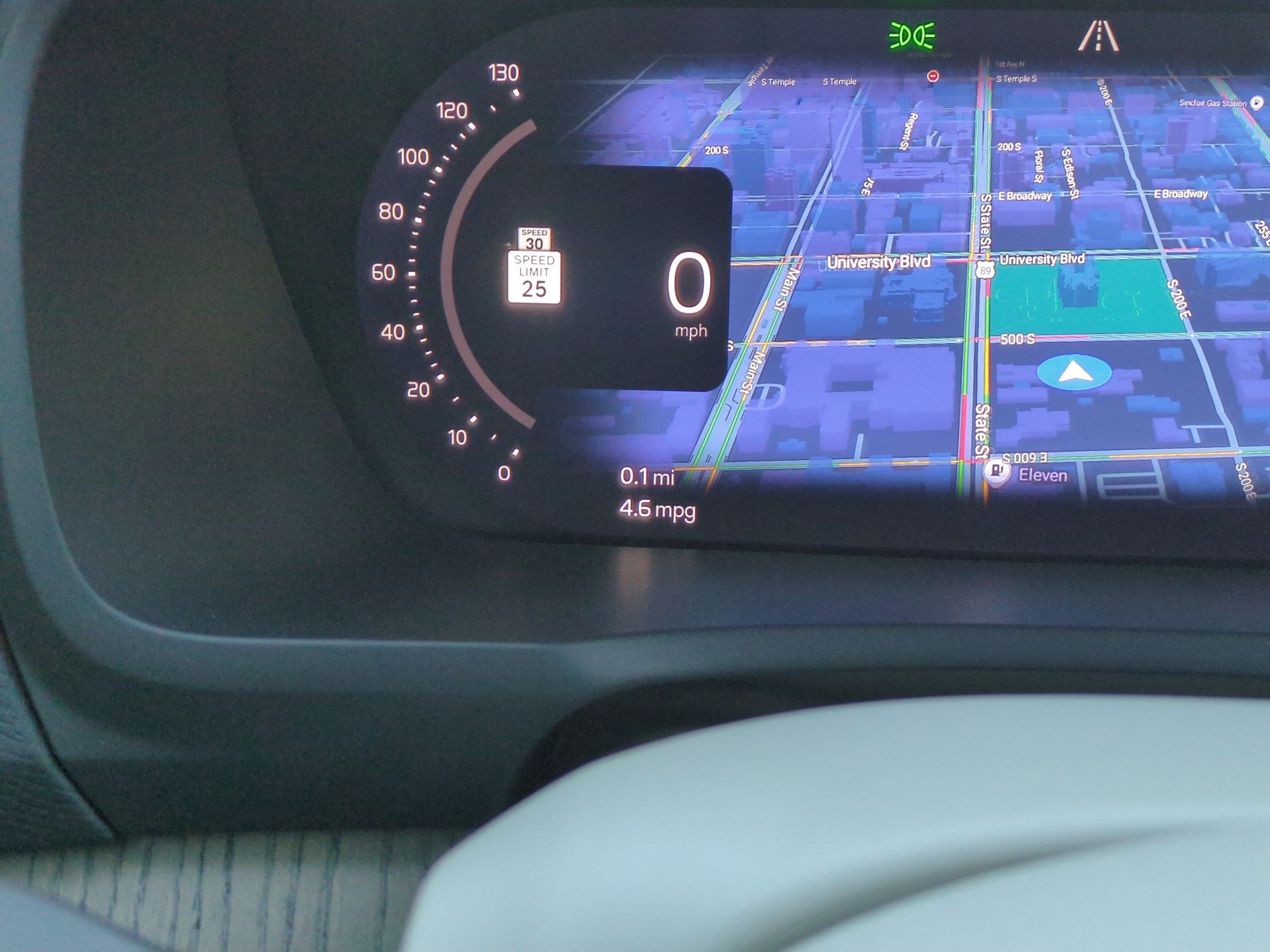 Used 2023 Volvo XC90 B6 Plus image 22