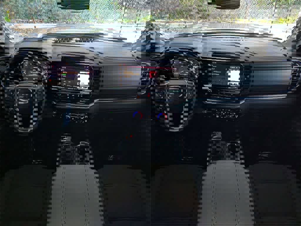 Used 2025 GMC Sierra 1500 Elevation w/ Preferred Package image 18