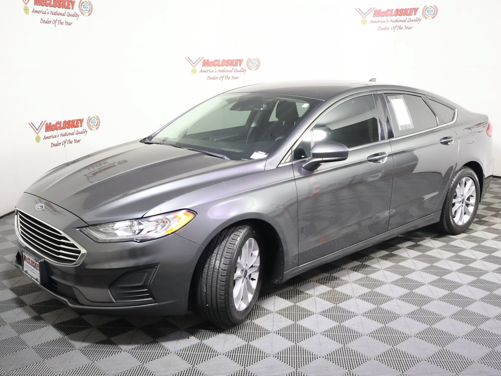 Used 2020 Ford Fusion SE FWD image 13