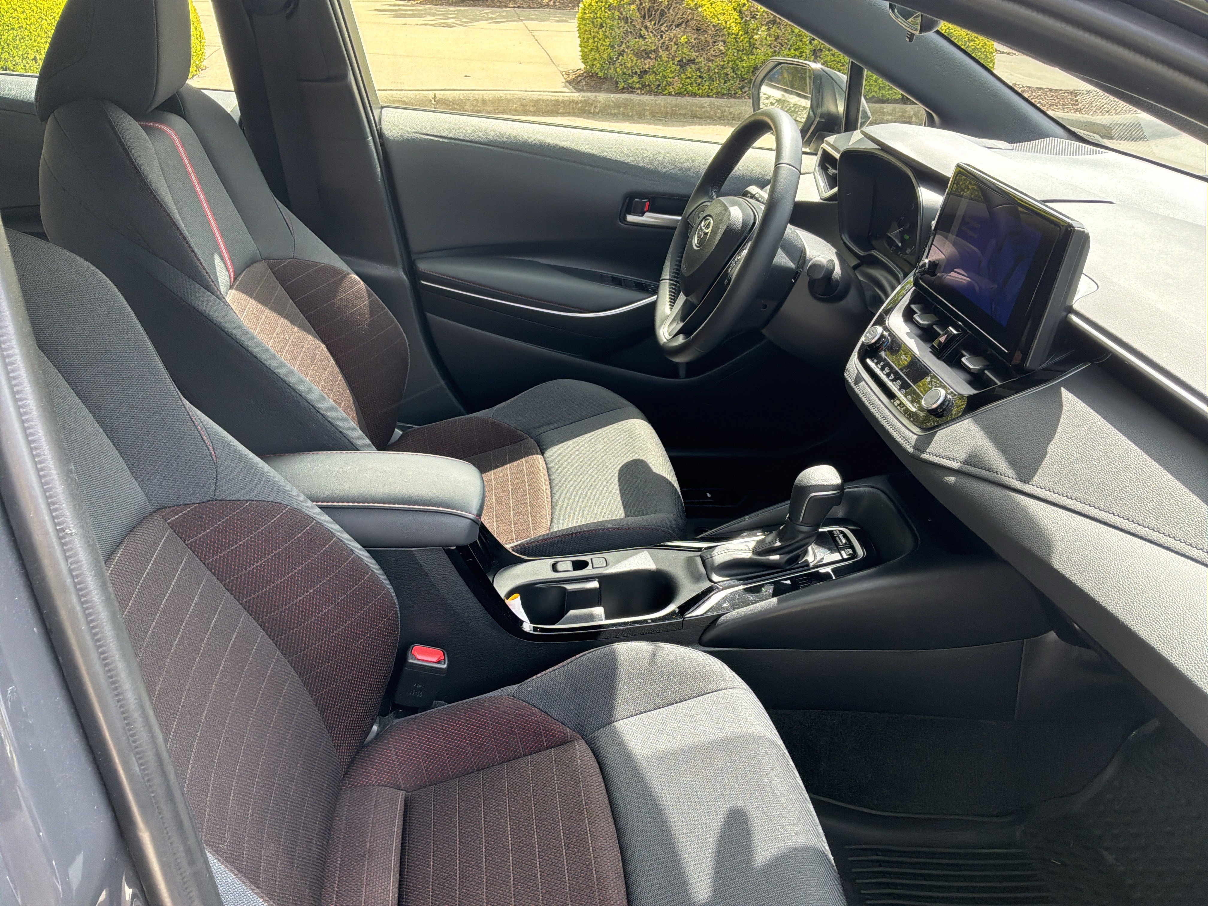 Used 2023 Toyota Corolla SE image 32