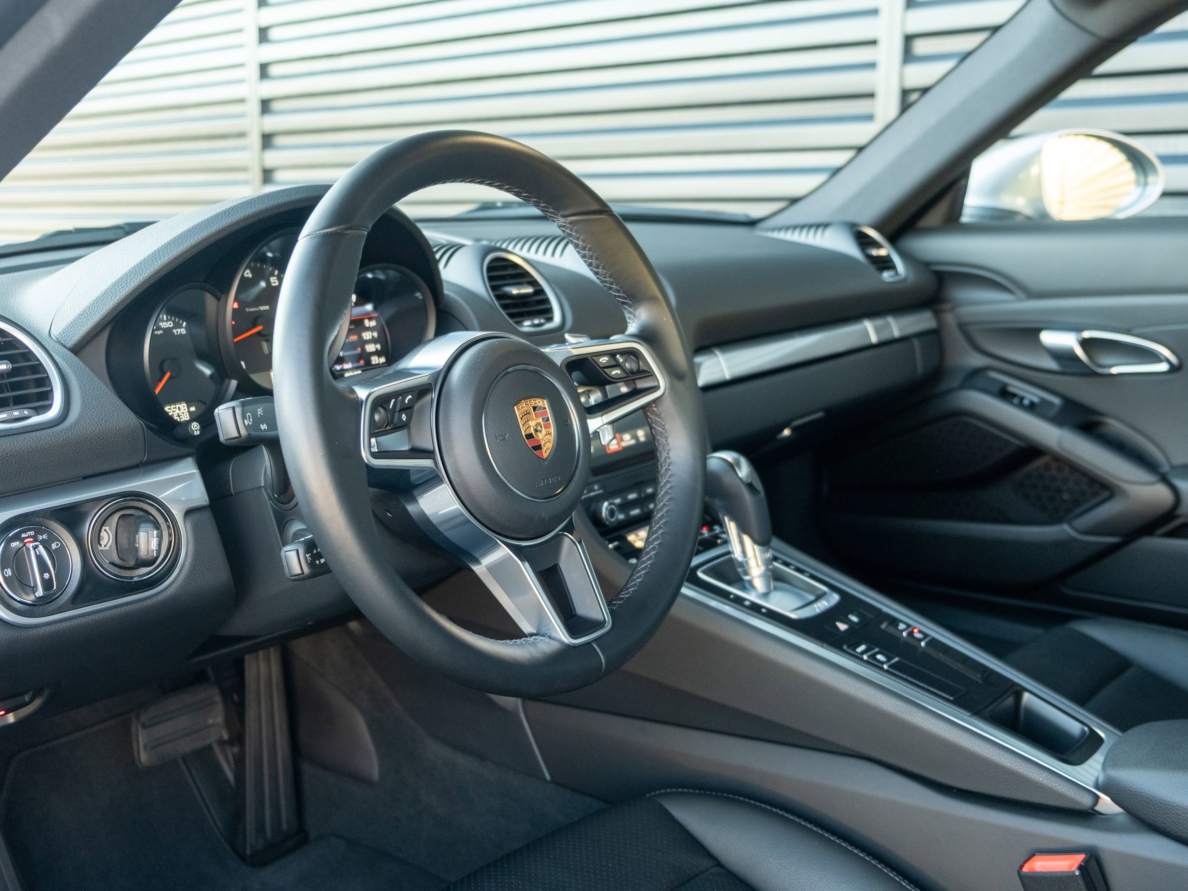 Certified 2018 Porsche 718 Cayman image 4