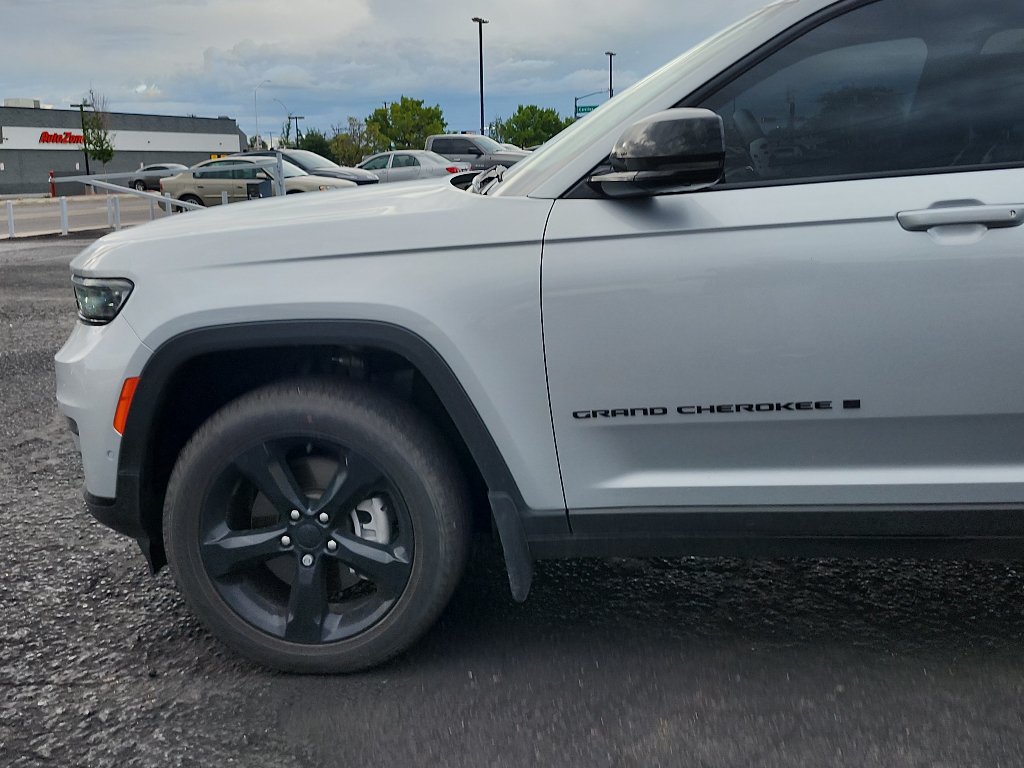 Used 2025 Jeep Grand Cherokee L Limited w/ Luxury Tech Group II AWD/4WD image 10
