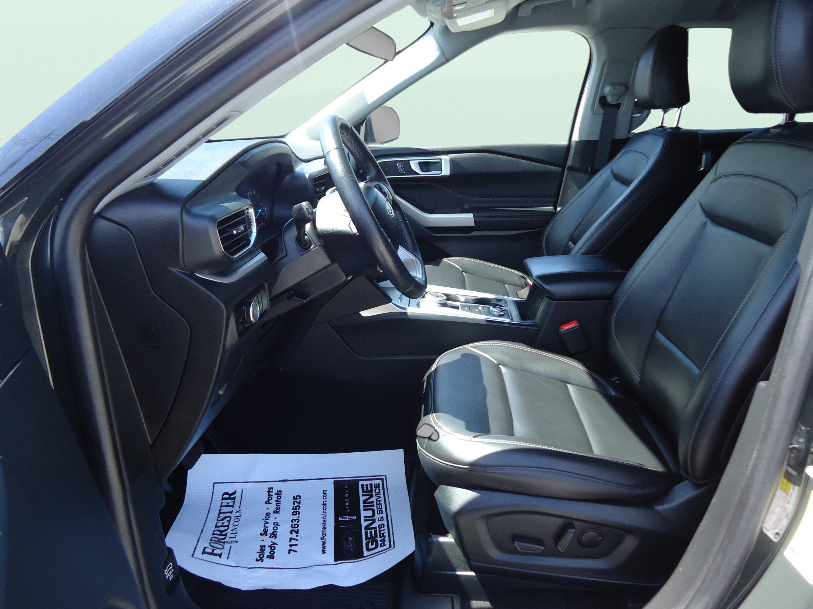 Used 2023 Ford Explorer XLT w/ Equipment Group 202A AWD/4WD image 21