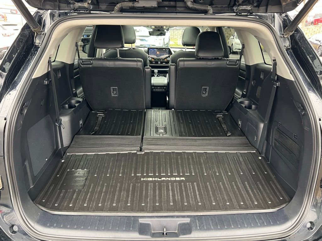 Used 2020 Toyota Highlander Platinum image 24
