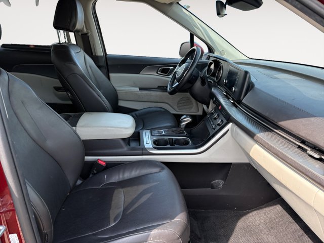 Used 2023 Kia Carnival LX FWD image 14