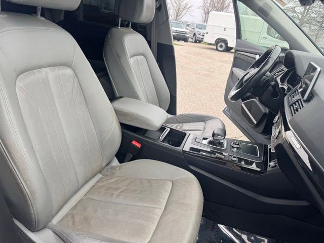 Used 2018 Audi Q5 2.0T Premium Plus w/ Premium Plus Package image 38