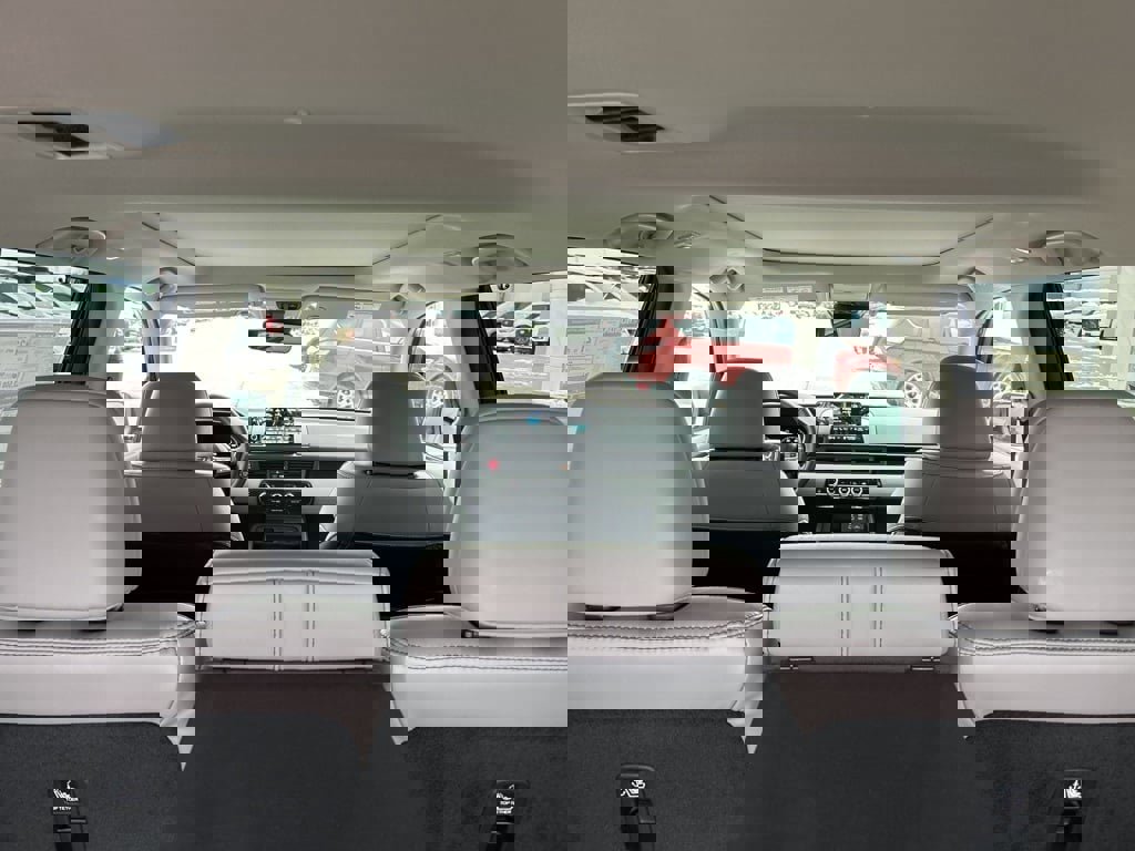 New 2025 Honda Pilot Touring image 16