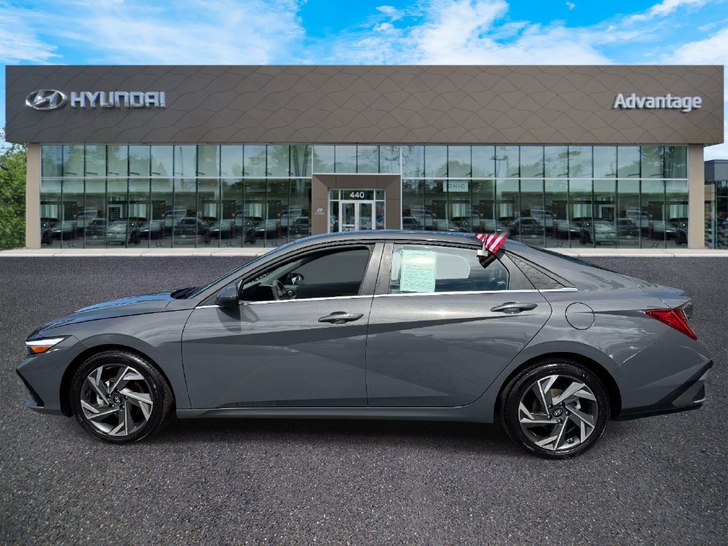 Certified 2024 Hyundai Elantra SEL w/ Convenience Package FWD image 5