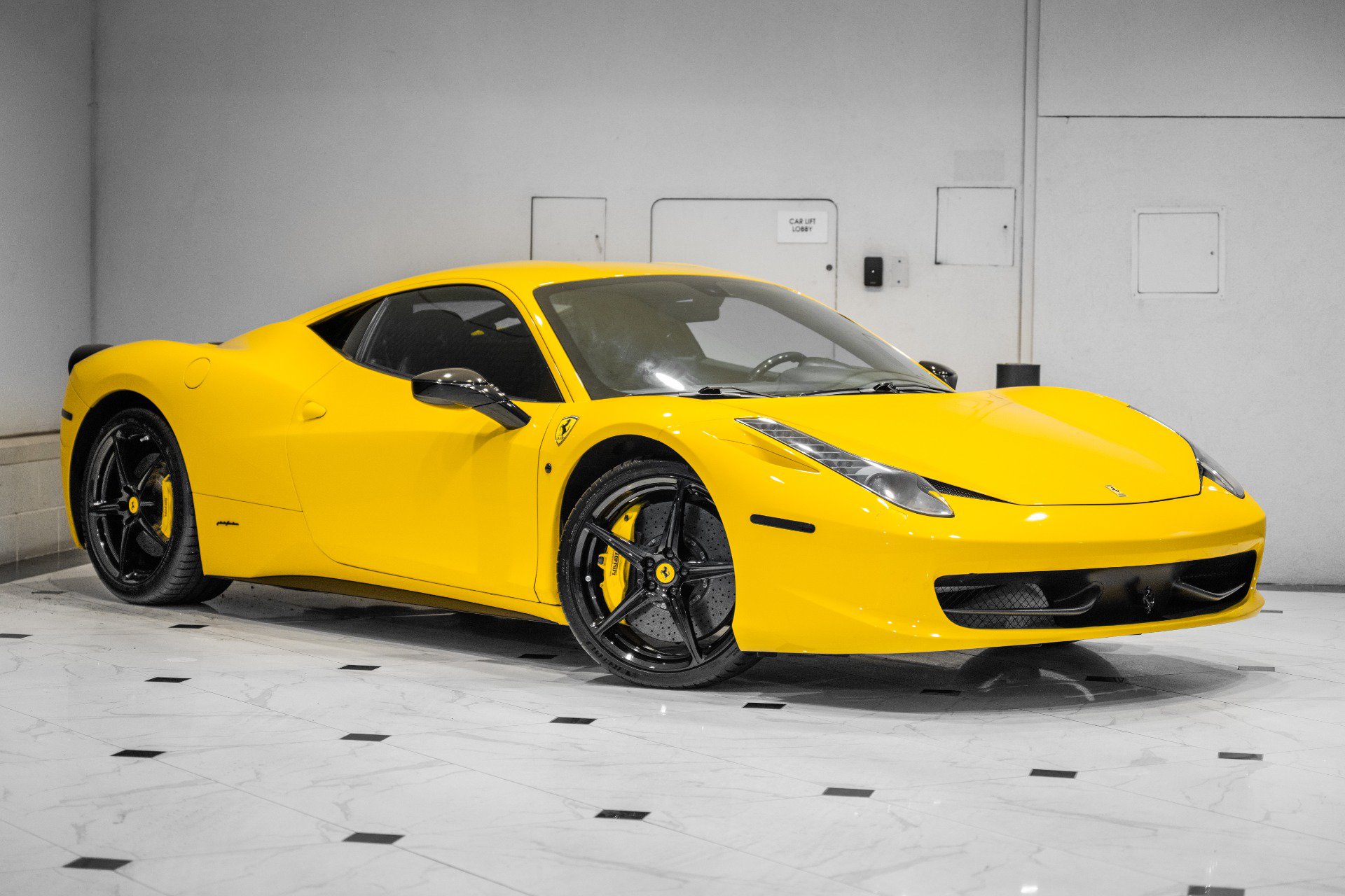 Used 2011 Ferrari 458 Italia Coupe RWD image 1