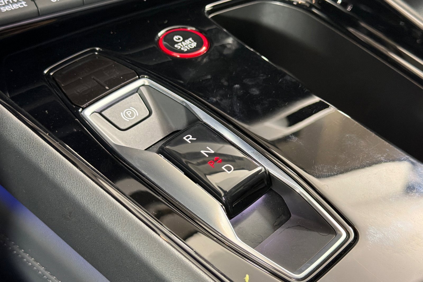 Used 2024 Audi e-tron GT Premium Plus image 20