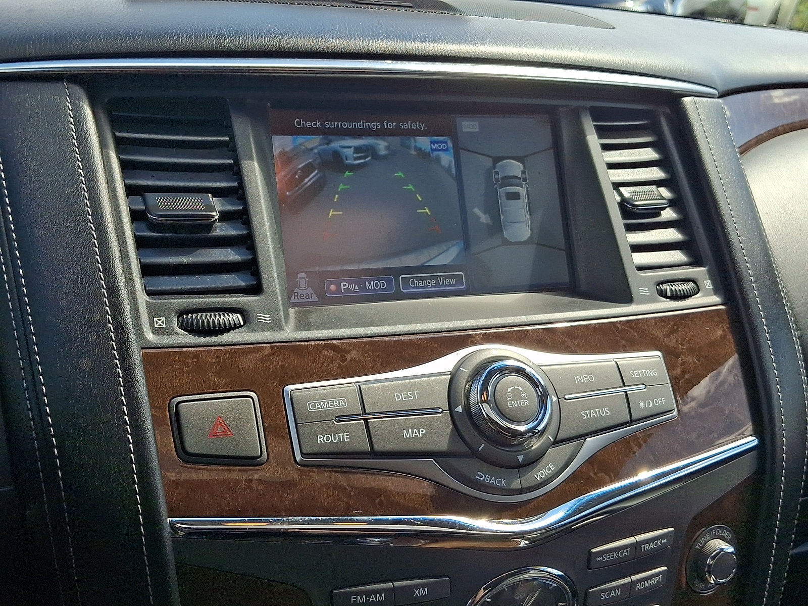 Used 2017 INFINITI QX80 4WD w/ Driver Assistance Package image 19