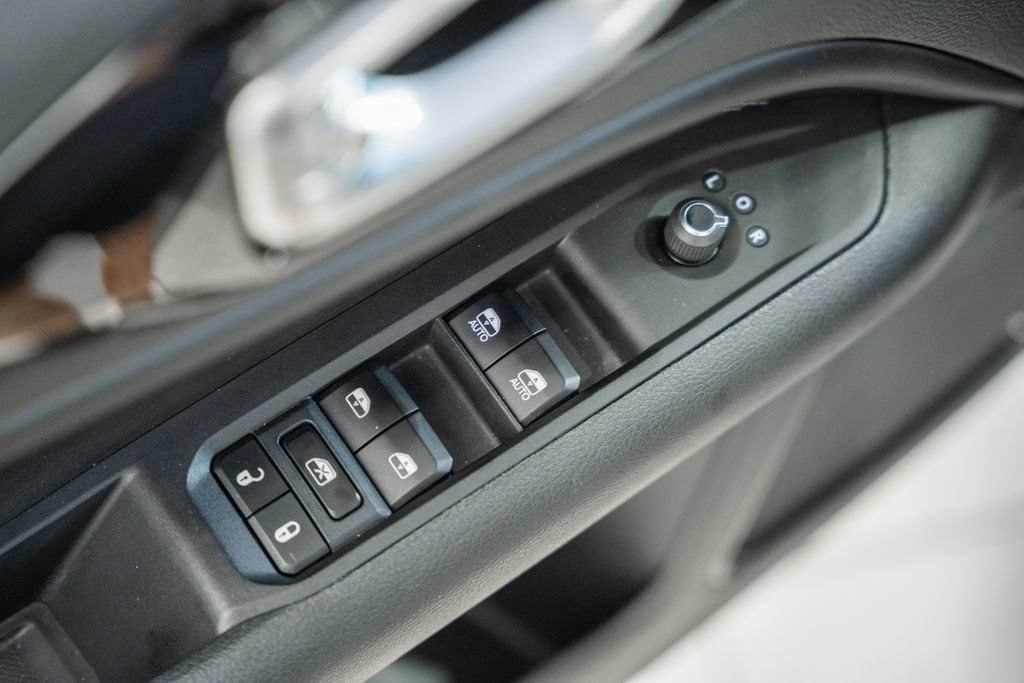 Certified 2023 Jeep Compass Latitude AWD/4WD image 38