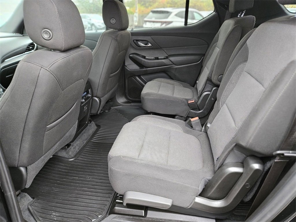 Used 2023 Chevrolet Traverse LT image 17
