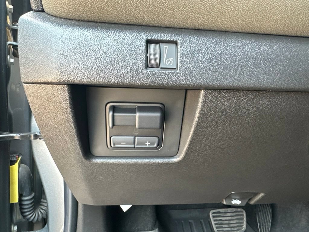Certified 2025 Chevrolet Colorado ZR2 w/ Technology Package AWD/4WD image 12