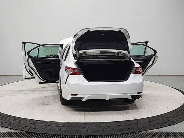 Used 2020 Toyota Camry SE FWD image 14