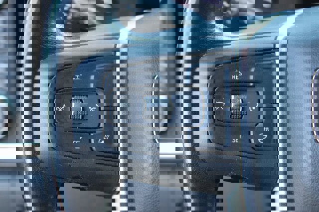 Used 2021 GMC Sierra 1500 SLT image 12