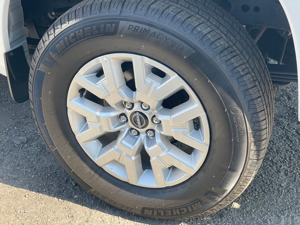 Certified 2023 Nissan Frontier SV image 30