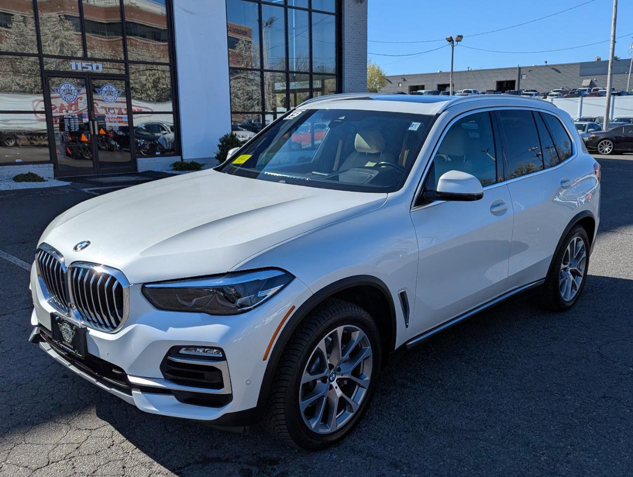 Used 2019 BMW X5 xDrive40i w/ Premium Package 2 AWD/4WD image 2