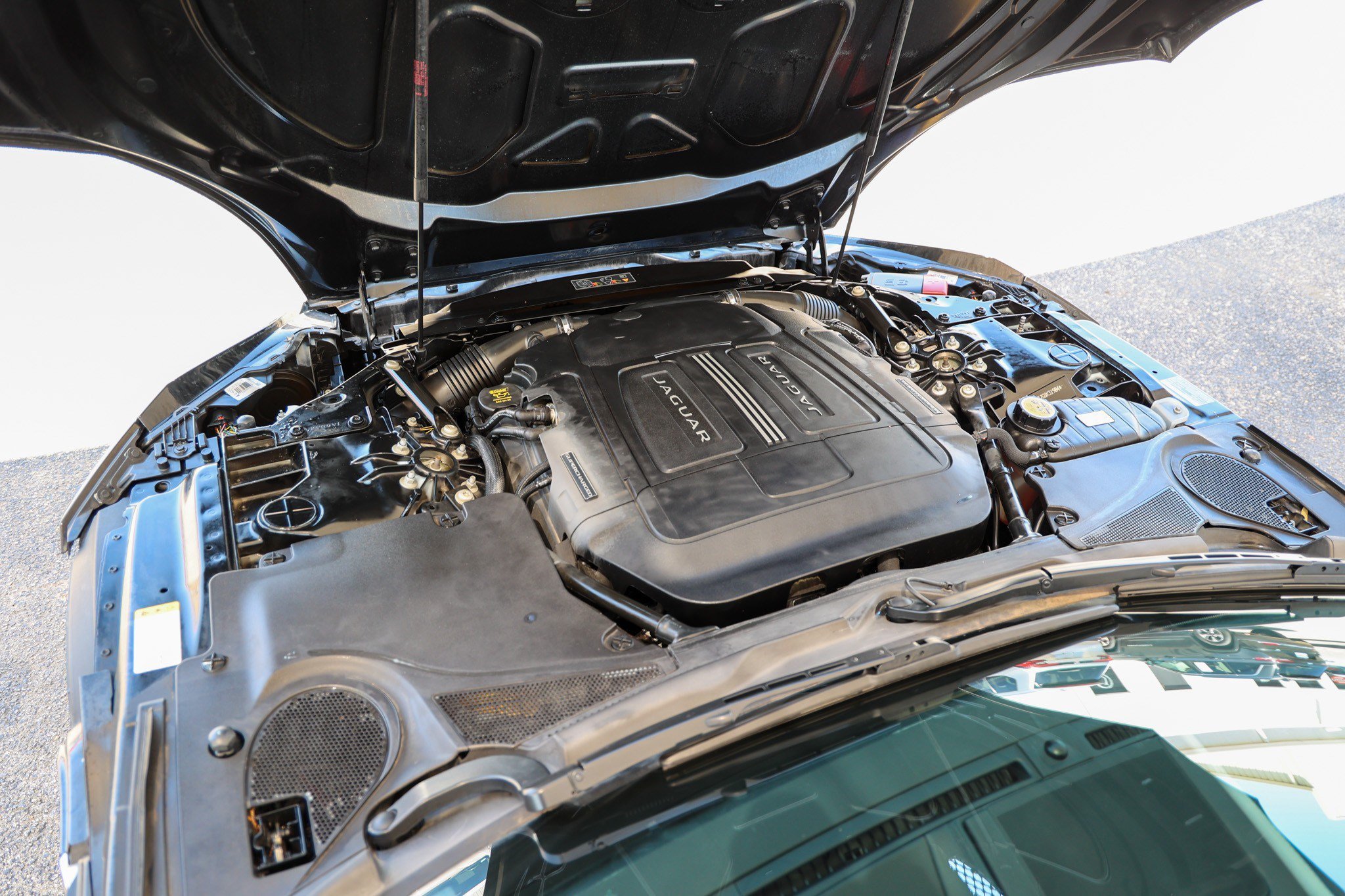 Used 2016 Jaguar F-TYPE Coupe RWD image 18