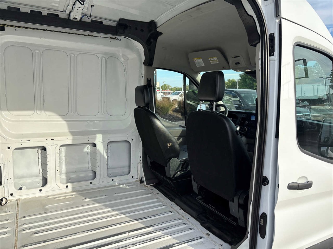 Used 2023 Ford Transit 250 Medium Roof image 10