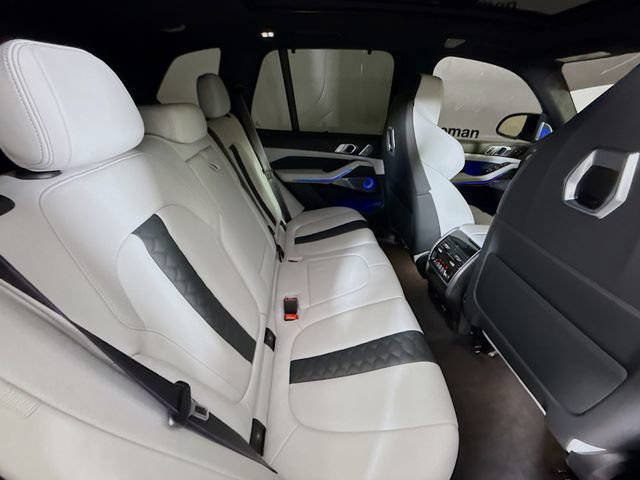 Used 2026 BMW X5 M Competition w/ Executive Package image 28