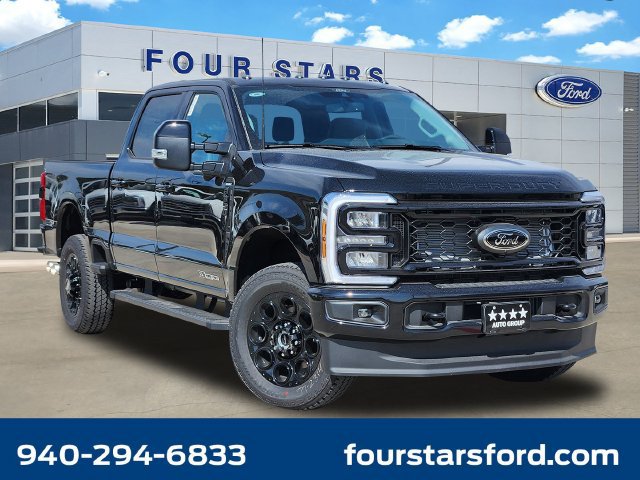 New 2026 Ford F350 Lariat w/ Black Appearance Package