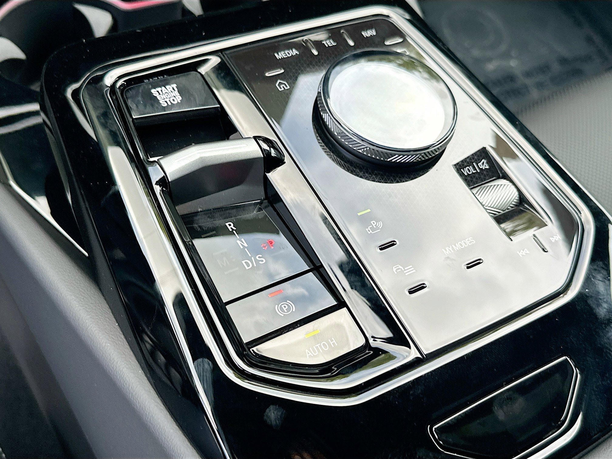 New 2026 BMW 530i 530i w/ Convenience Package image 14