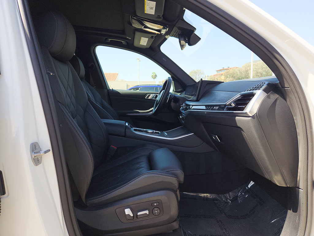Used 2024 BMW X5 sDrive40i w/ M Sport Package RWD image 23
