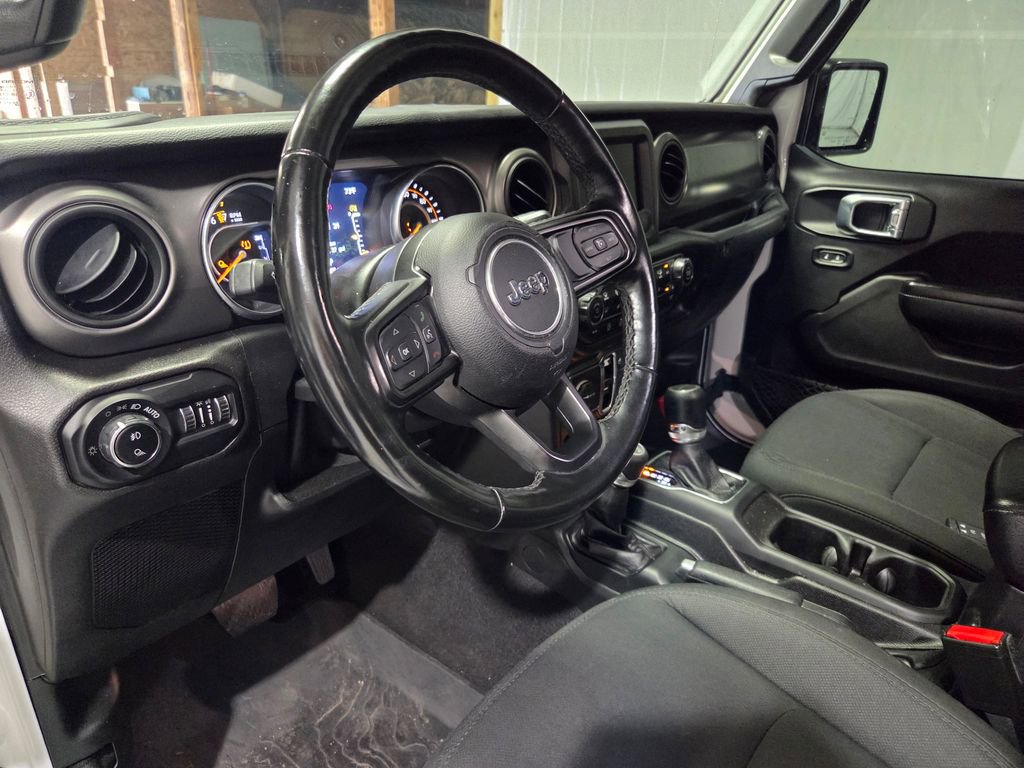 Certified 2021 Jeep Gladiator Willys image 5