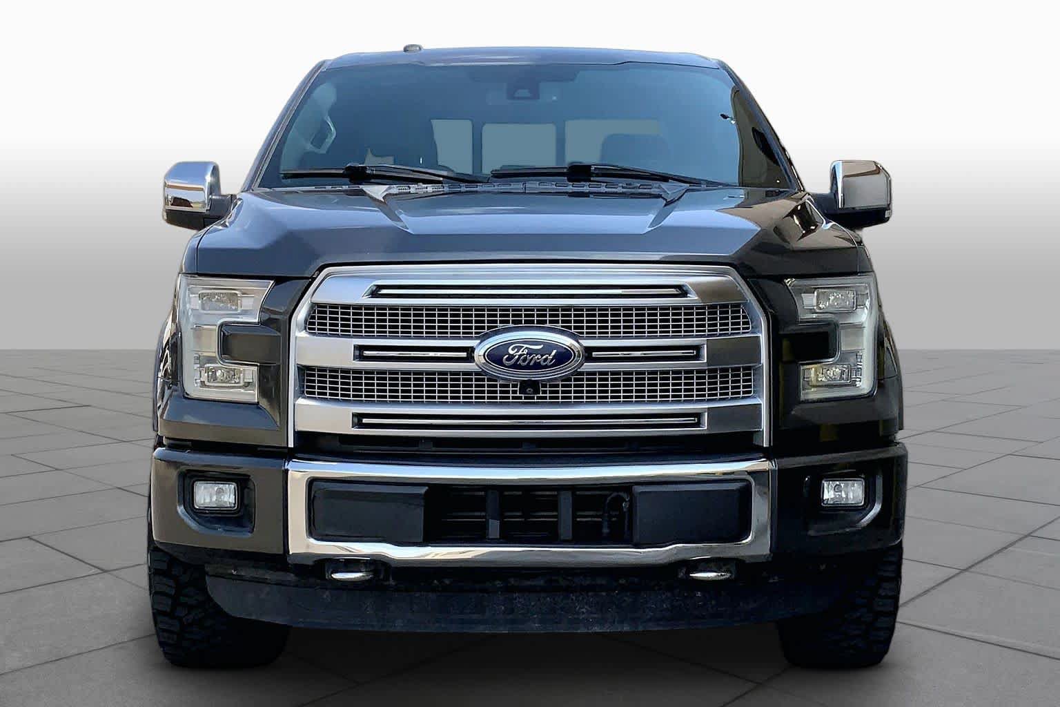 Used 2016 Ford F150 Platinum w/ Equipment Group 701A Luxury AWD/4WD image 4