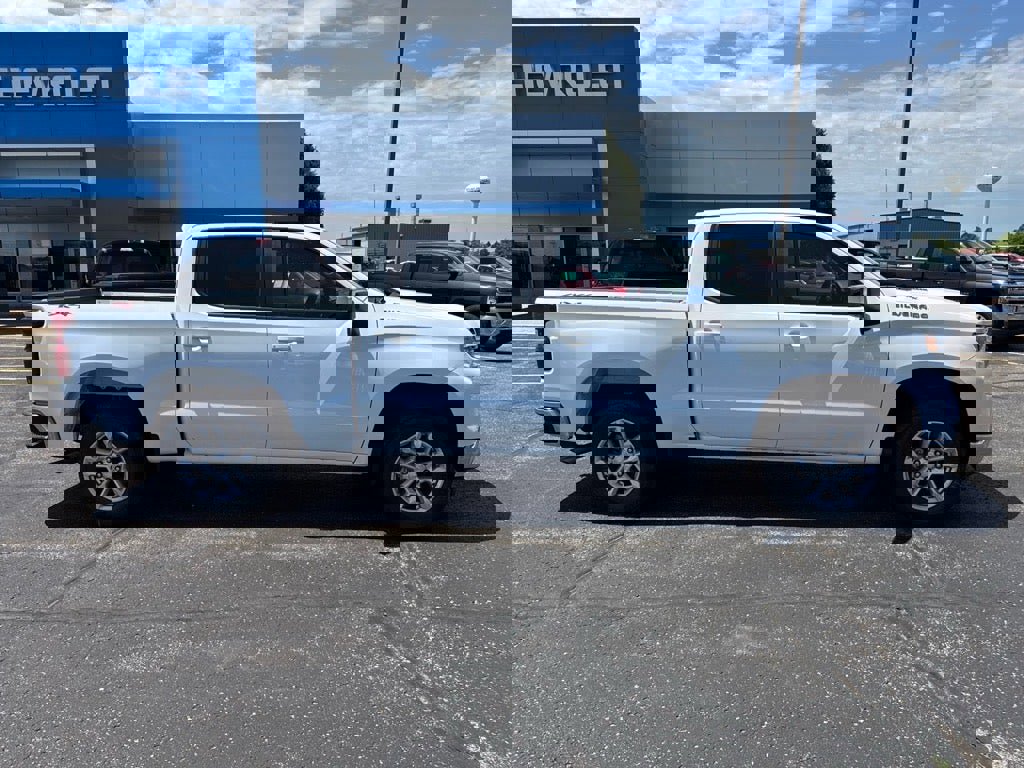 New 2025 Chevrolet Silverado 1500 LT image 2