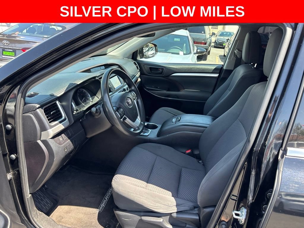Used 2019 Toyota Highlander LE w/ Carpet Mat Package (TMS) FWD image 15