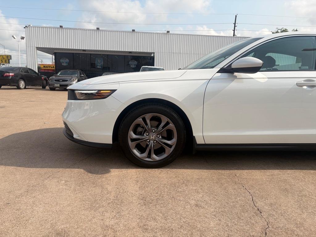 Used 2024 Honda Accord EX image 4