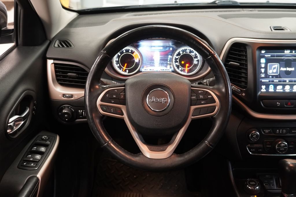 Used 2017 Jeep Cherokee Limited w/ Luxury Group image 10