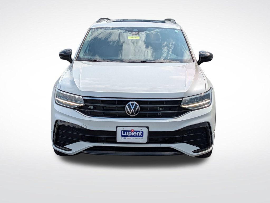 Used 2023 Volkswagen Tiguan SE R-Line AWD/4WD image 12