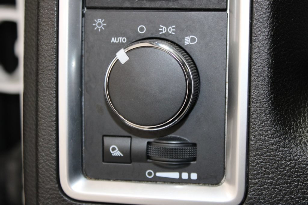 Used 2024 RAM 1500 Classic SLT AWD/4WD image 42