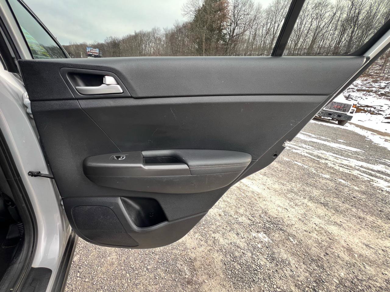 Used 2020 Kia Sportage LX image 23