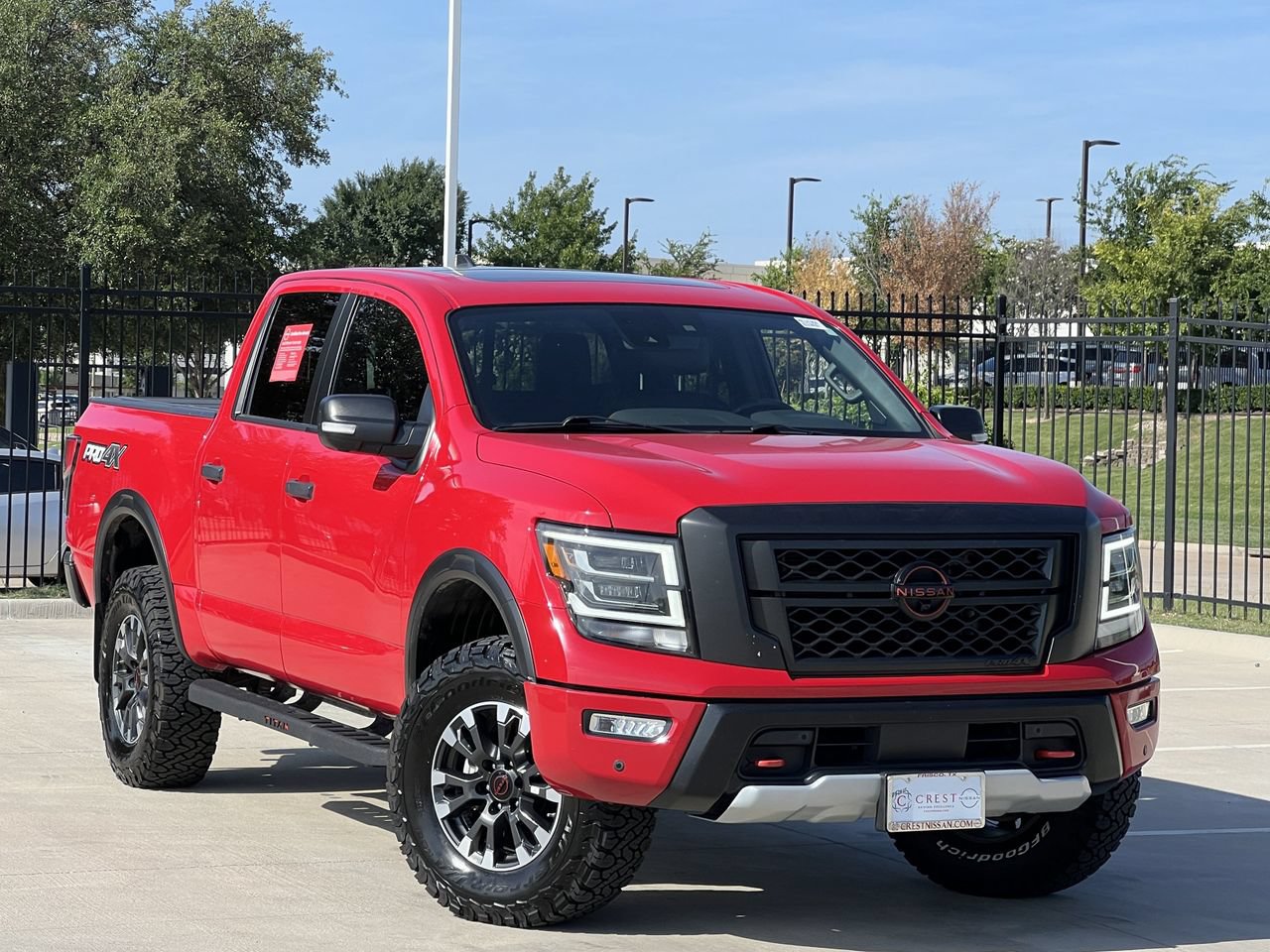 Used 2023 Nissan Titan PRO-4X w/ Pro-4x Convenience Package AWD/4WD image 2