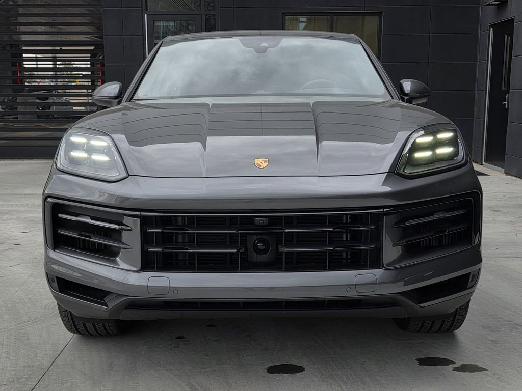 Certified 2025 Porsche Cayenne Coupe image 9