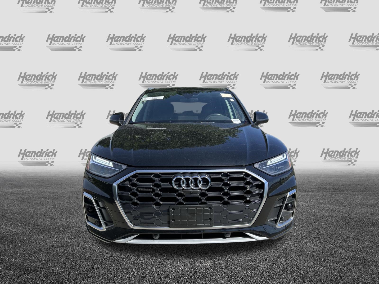 Used 2023 Audi Q5 2.0T Premium Plus w/ Premium Plus Package AWD/4WD image 3