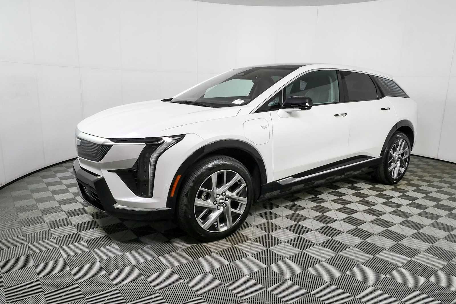 Certified 2025 Cadillac Optiq Luxury 1 AWD/4WD image 24