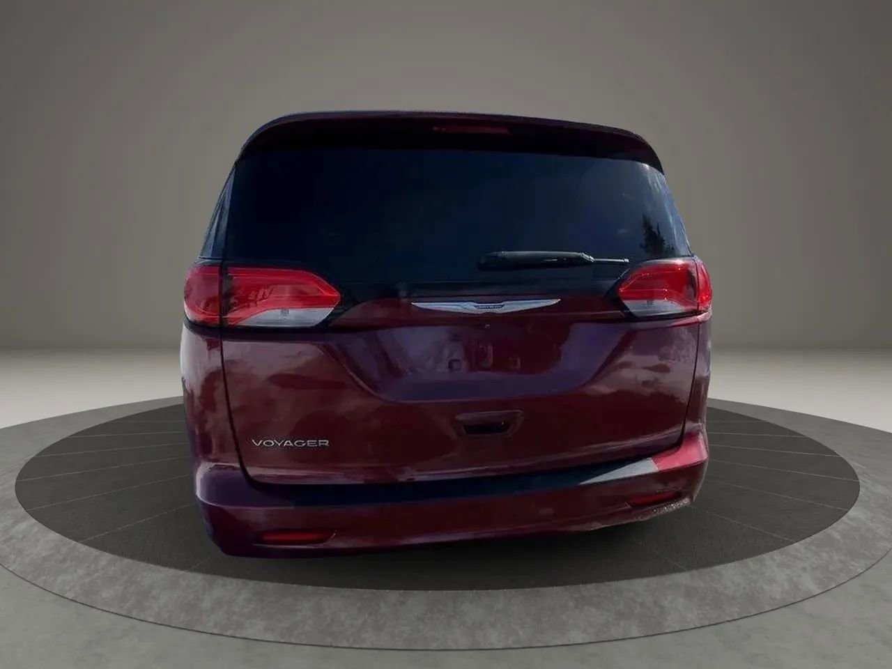 Used 2021 Chrysler Voyager Lxi FWD image 4