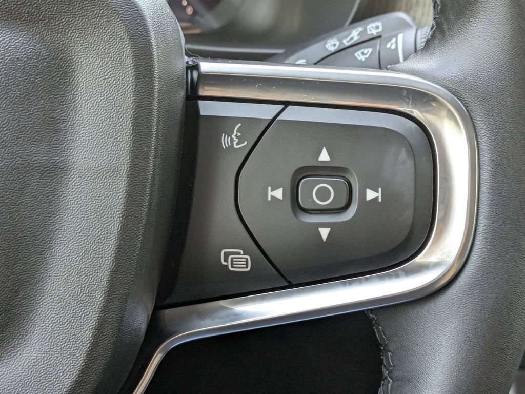 New 2026 Volvo XC40 B4 Plus w/ Protection Package Premier FWD image 28